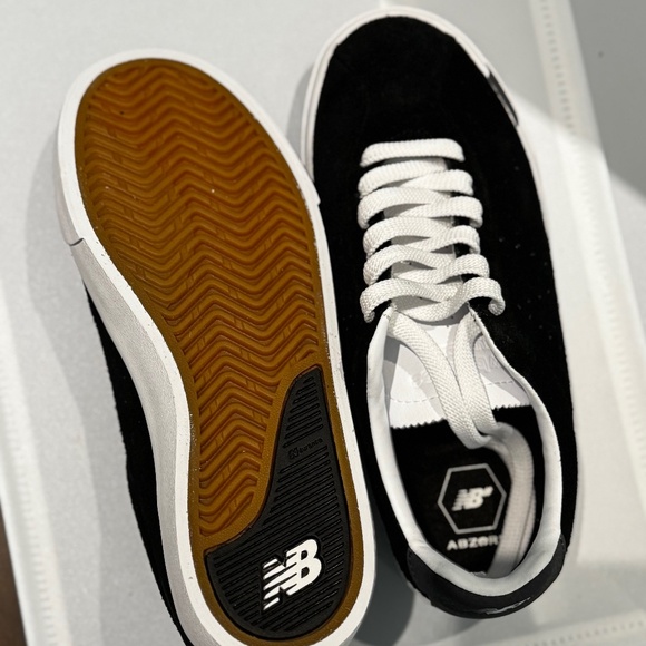 NWOT - New Balance Black Suede Sneakers - Picture 5 of 6